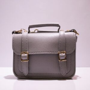 Cartable 皮革方框手袋 — SOLENNE